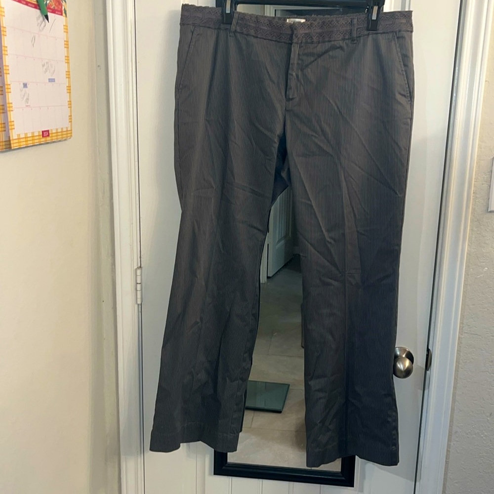 Old Navy Gray & White Pinstriped Pants Plus Size 18